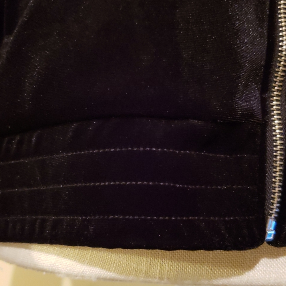FOREVER 21 Crushed velvet zip up size med - Picture 4 of 13